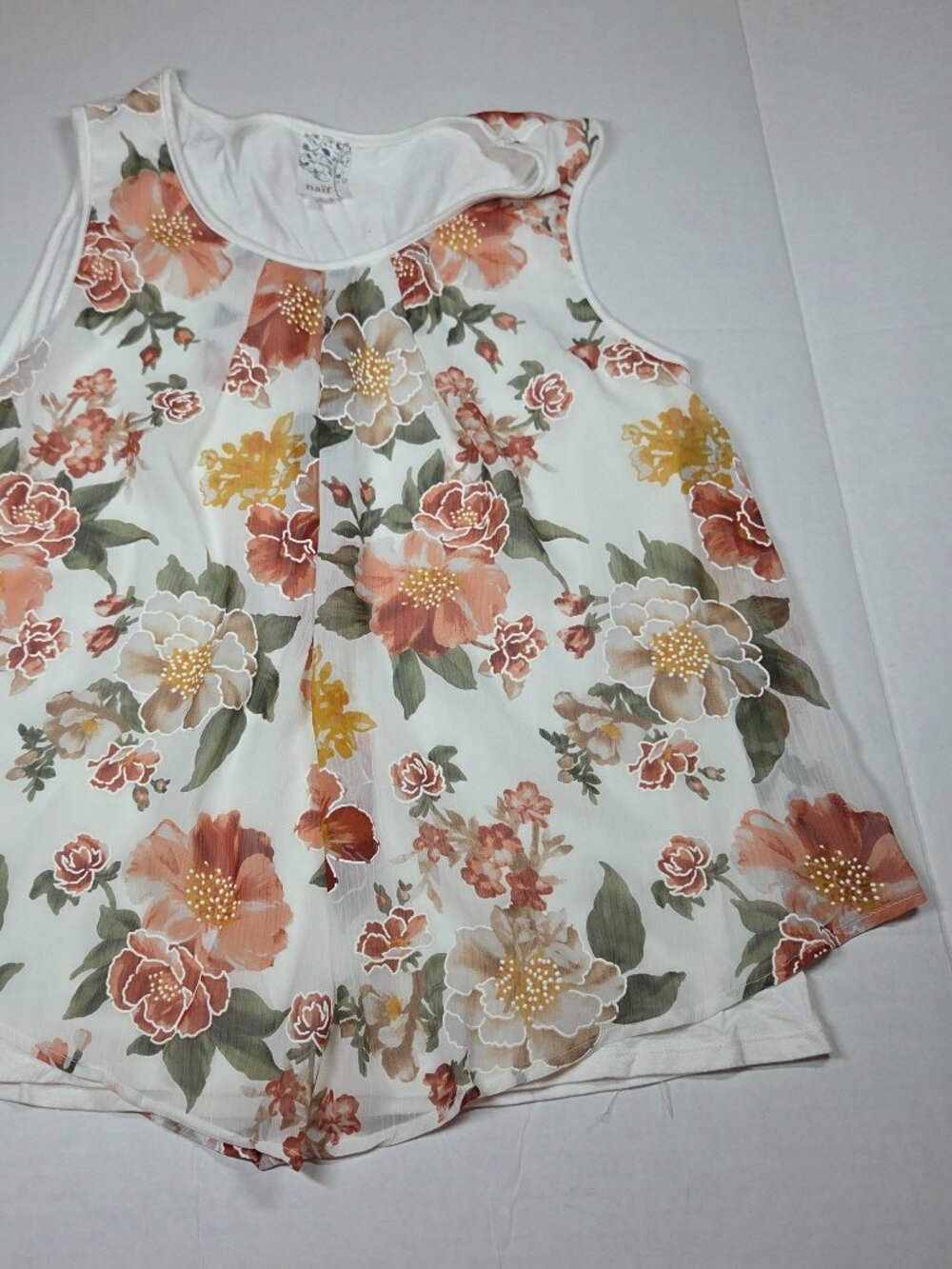 naif Size Large Floral Chiffon Sleeveless Pleated Tank Top White Multicolor